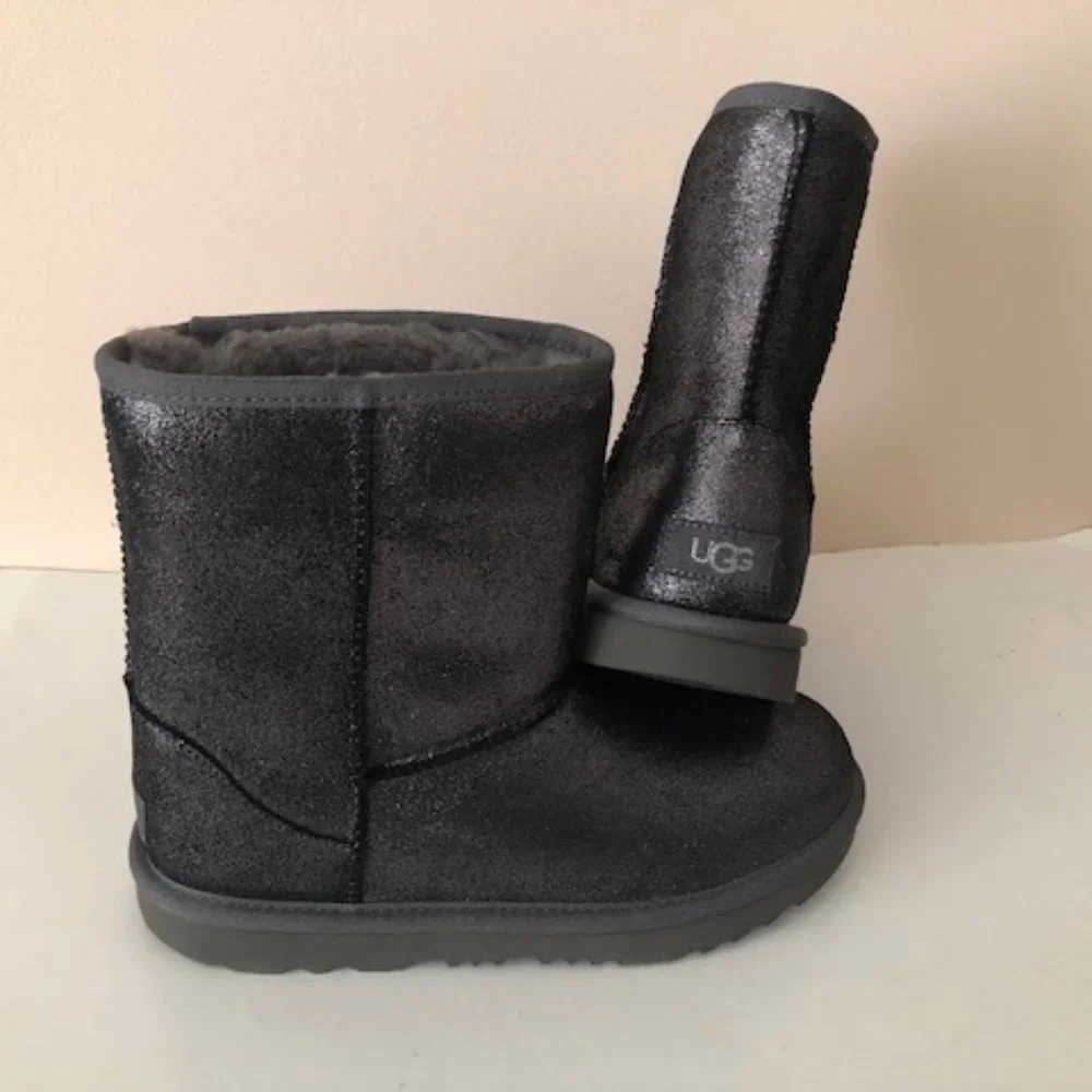 UGG Classic II Short Water Resistant Metallic Glitter boots. Size: 8